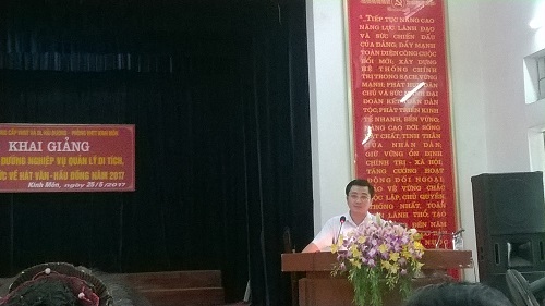 Đồng chí Mai Xuân Tuấn - Hiệu trưởng trường Trung cấp Văn hóa Nghệ thuật và Du lịch Hải Dương phát biểu tại lễ khai giảng