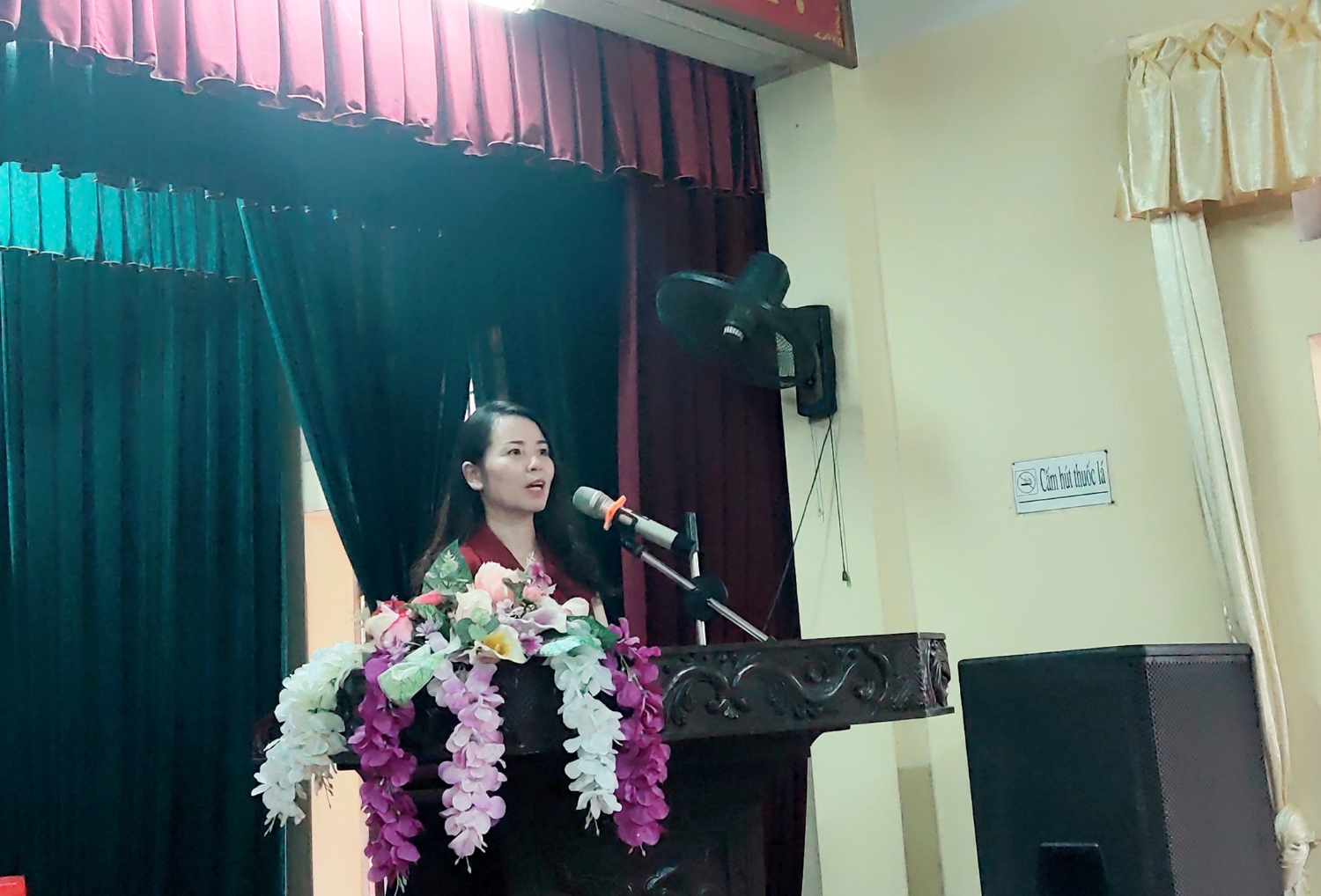 Bà Nguyễn Thị Duyên - Phó trưởng Phòng Giáo dục và Đào tạo TP Hải Dương phát biểu tại buổi khai giảng