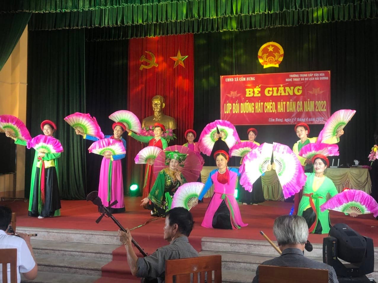 Mở lớp Bồi dưỡng hát chèo, hát dân ca tại xã Cẩm Hưng – Huyện Cẩm Giàng